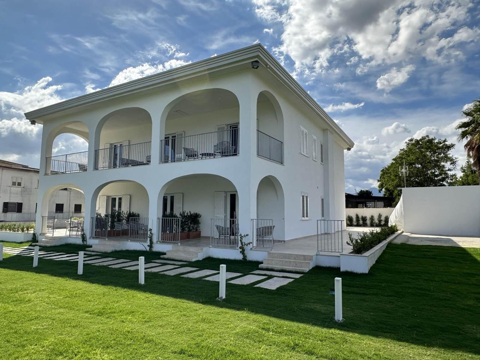 Achiropita Aparthotel *